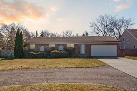 176 E Long Lake Rd, Troy, MI 48085