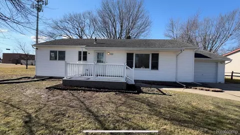 48460 Forbes Dr, Chesterfield, MI 48047