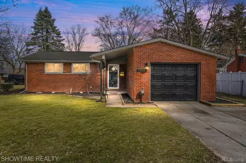 22066 Ontaga St, Farmington Hills, MI 48336