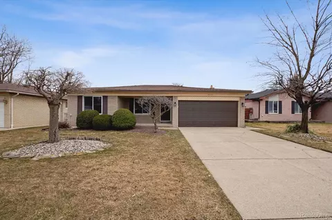33160 Ione Dr, Sterling Heights, MI 48310