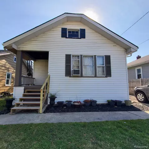 2476 Bellevue St, Buena Vista, MI 48601