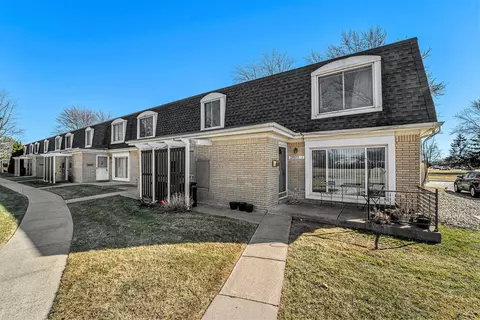 29972 City Center Dr #3, Warren, MI 48093