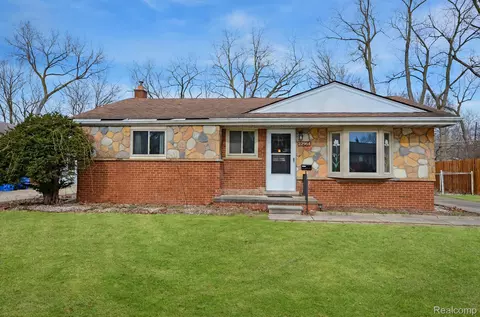 22964 N Brookside Dr, Dearborn Heights, MI 48125