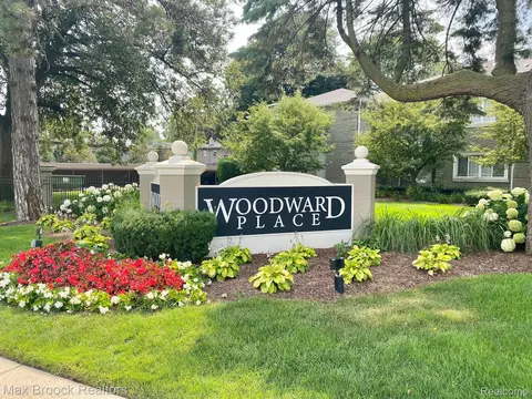 1115 N Old Woodward Ave #52, Birmingham, MI 48009