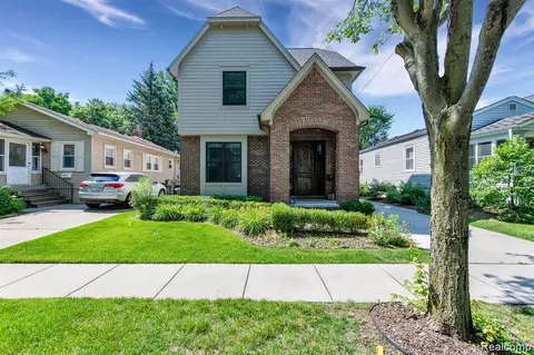 1412 Bennaville Ave, Birmingham, MI 48009