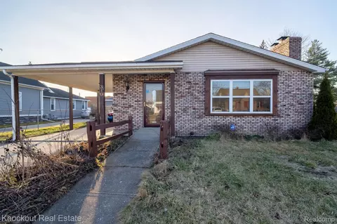310 S Barclay St, Bay City, MI 48706