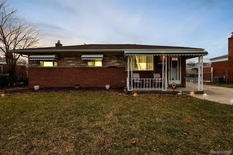 12928 Martin Rd, Warren, MI 48088