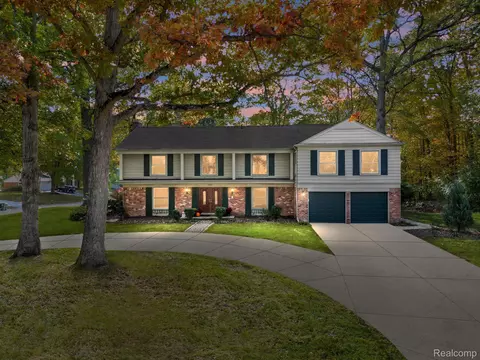 22809 Shagbark Dr, Beverly Hills, MI 48025
