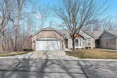 41546 Haggerty Woods #12, Canton, MI 48187