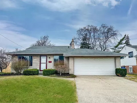 27027 Sutherland Ave, Warren, MI 48088