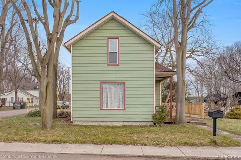 10563 Livingston St, Hamburg, MI 48139