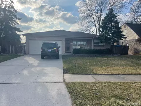 35055 Cavant Dr, Sterling Heights, MI 48310