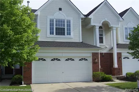 29428 Weston Dr #124, Novi, MI 48377