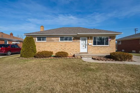 8537 Helen, Center Line, MI 48015