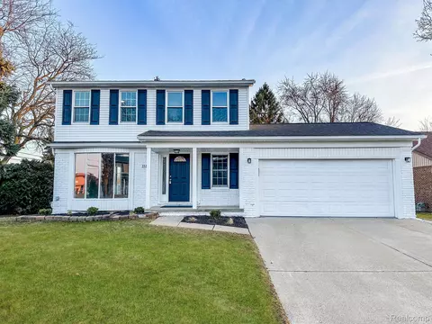 15174 Congress Dr, Sterling Heights, MI 48313