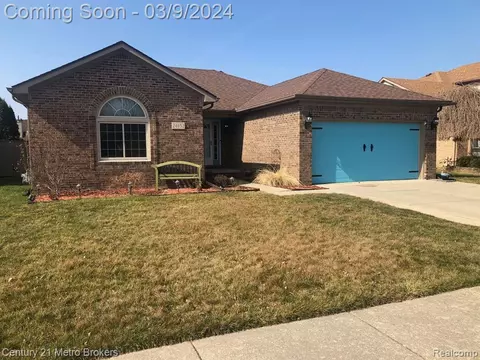 24652 Christian Dr, Flat Rock, MI 48134