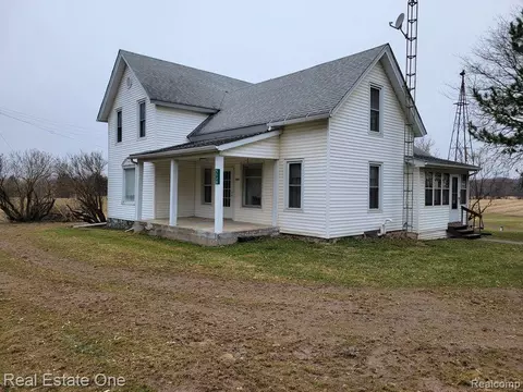 5528 Pratt Rd, Lapeer, MI 48446