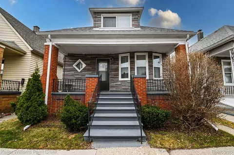 11387 Sobieski St, Hamtramck, MI 48212