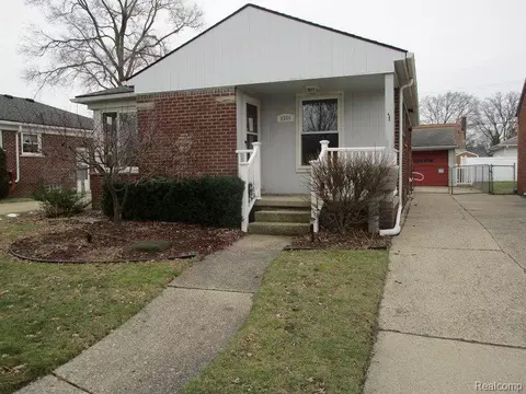 8364 Virginia Park, Center Line, MI 48015