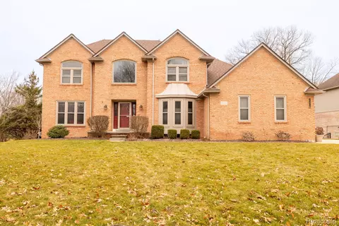 51914 Colonial Dr, Shelby Township, MI 48316