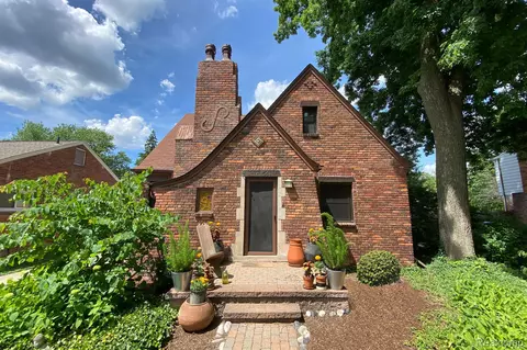 1516 W Houstonia Ave, Royal Oak, MI 48073