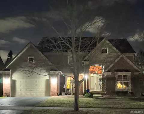 7573 Acorn Hill Crt Ct, West Bloomfield, MI 48323
