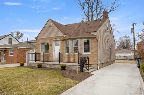 1382 Mill St, Lincoln Park, MI 48146