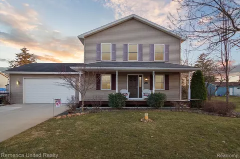 7416 Longworth Dr, Brighton, MI 48116