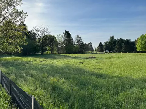 3297 Oak Grv, Howell, MI 48855