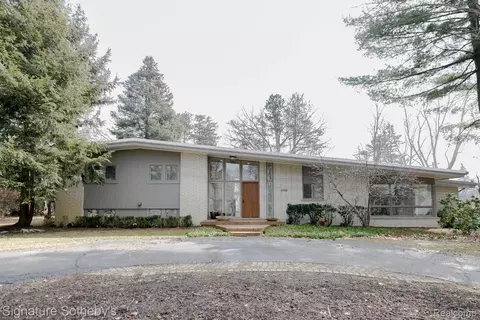 4700 Heather Ln, Bloomfield Hills, MI 48301