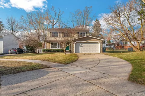 44567 Anne Crt Ct, Plymouth, MI 48170