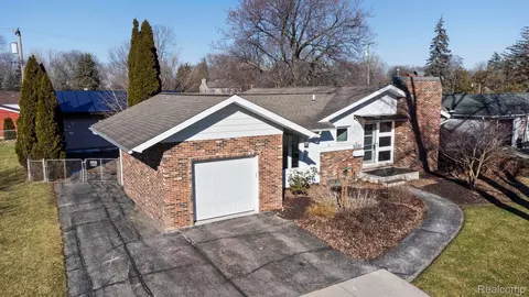 31220 Hennepin St, Garden City, MI 48135