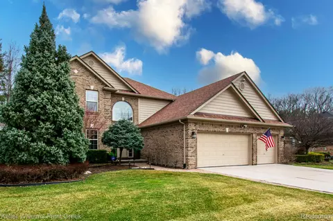 51538 Promenade Ln, New Baltimore, MI 48047