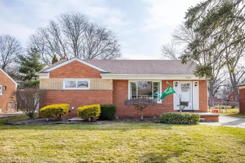 9150 Lathers St, Livonia, MI 48150