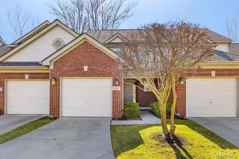 25916 Ashby Dr, Harrison Township, MI 48045