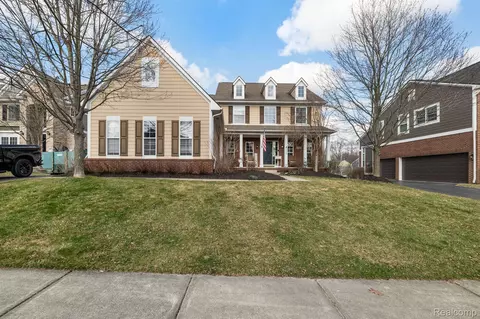 7250 N Village Dr, Independence, MI 48346