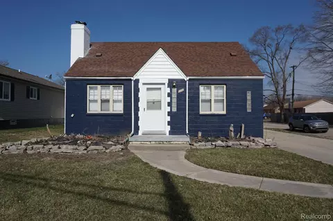 22261 15 Mile Rd, Clinton Township, MI 48035