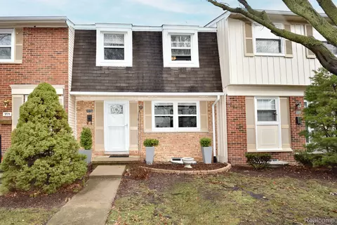 1773 Brentwood Dr, Troy, MI 48098