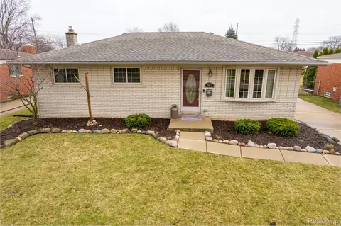 28412 Bradner Dr, Warren, MI 48088