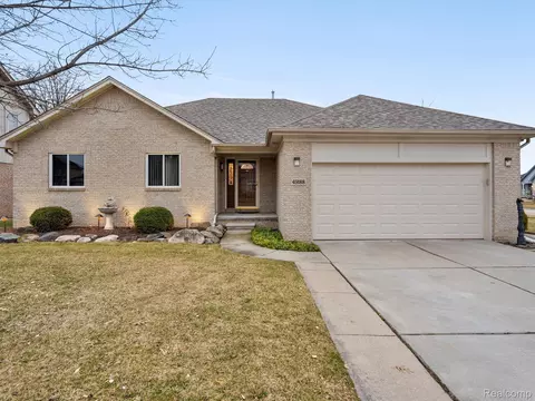 49188 Berkshire Dr, Chesterfield, MI 48047