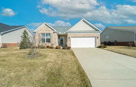 26372 St Clair Dr, Brownstown, MI 48134