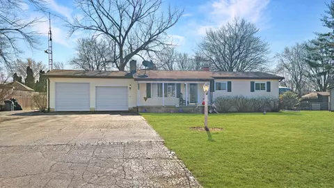6316 Nightingale Dr, Flint, MI 48506