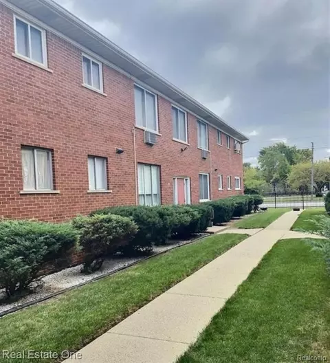 15229 E 9 Mile Rd #B3, Eastpointe, MI 48021