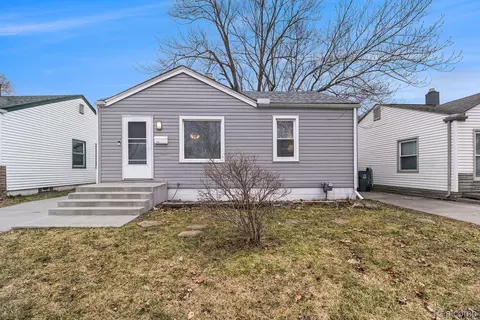 1466 E Milton Ave, Hazel Park, MI 48030
