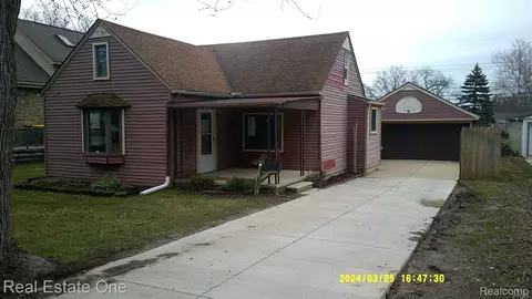 2973 Lafayette Dr, Trenton, MI 48183