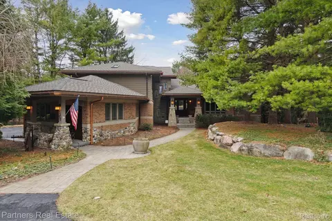 5330 River Ridge Dr, Genoa, MI 48116