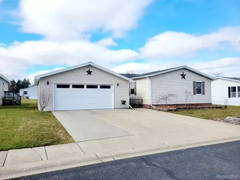35 Somerset St, Swartz Creek, MI 48473