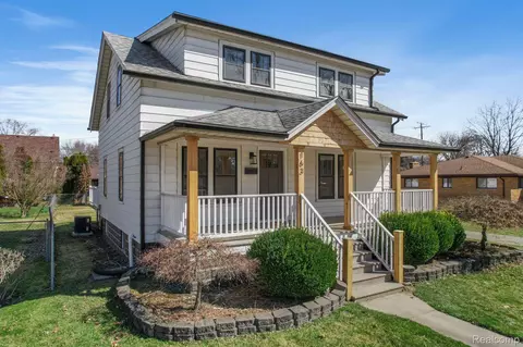163 Riverside Dr, Mount Clemens, MI 48043