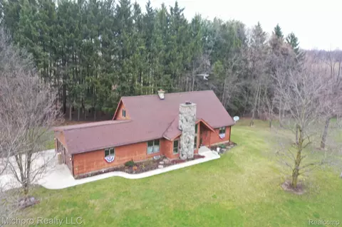 1185 Sisson Rd, Goodland, MI 48444
