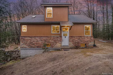 6161 Bennett Rd, Caledonia, MI 49747